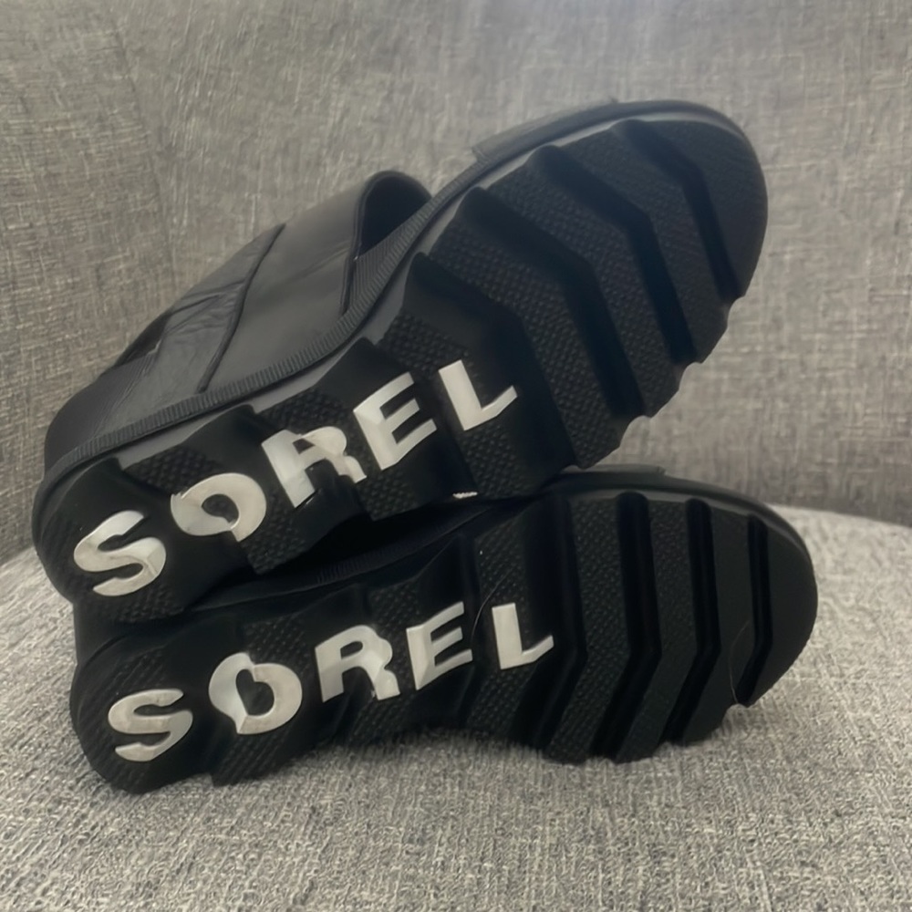 Sandals. Black. Sorel.